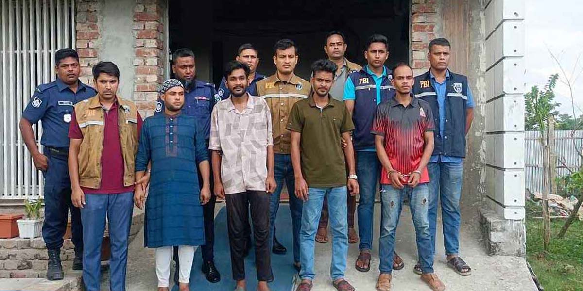 মায়ের ‘ধর্ষককে’ হত্যার ঘটনায় ৪ ভাই গ্রেপ্তার