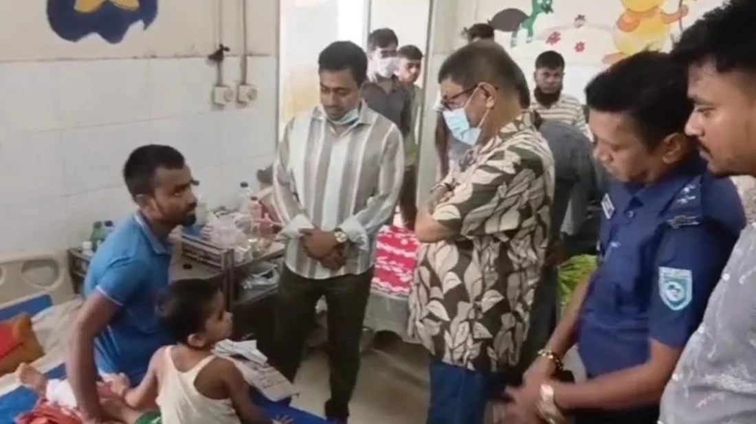 ১ হাজার টাকায় ভ্যাকসিন কেনার অভিযোগ শুনে দুই কর্মকর্তাকে বরখাস্ত করলেন স্বাস্থ্যমন্ত্রী